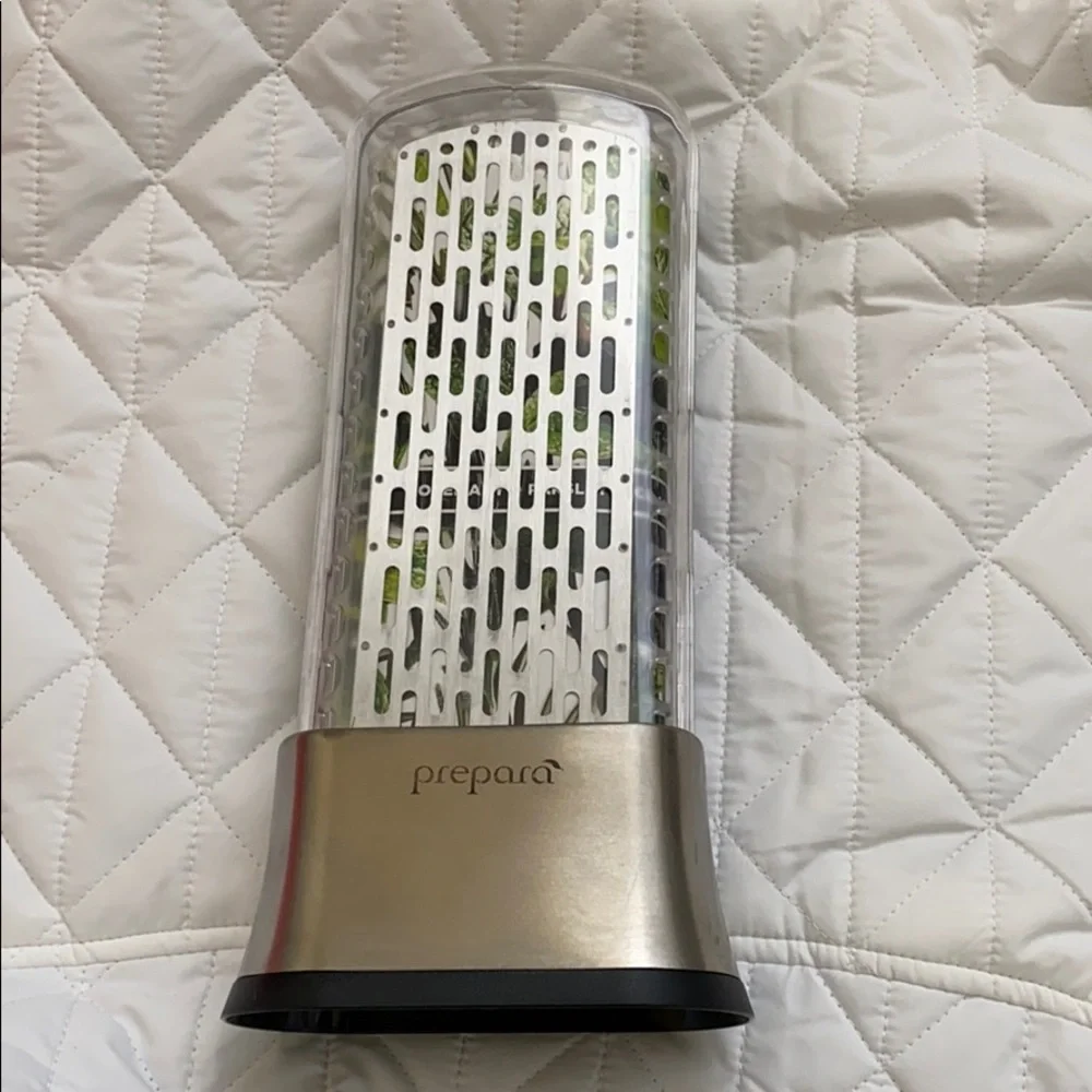 1 pc BRAND NEW of PREPARA herb keeper